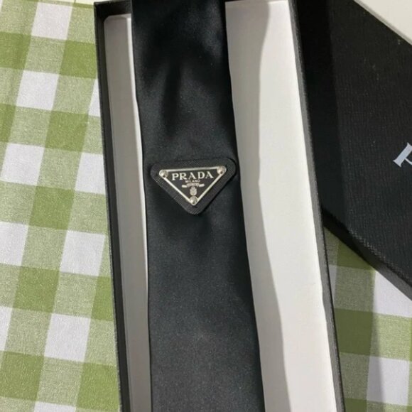 Prada Dark Green Silk Tie - Picture 2 of 6